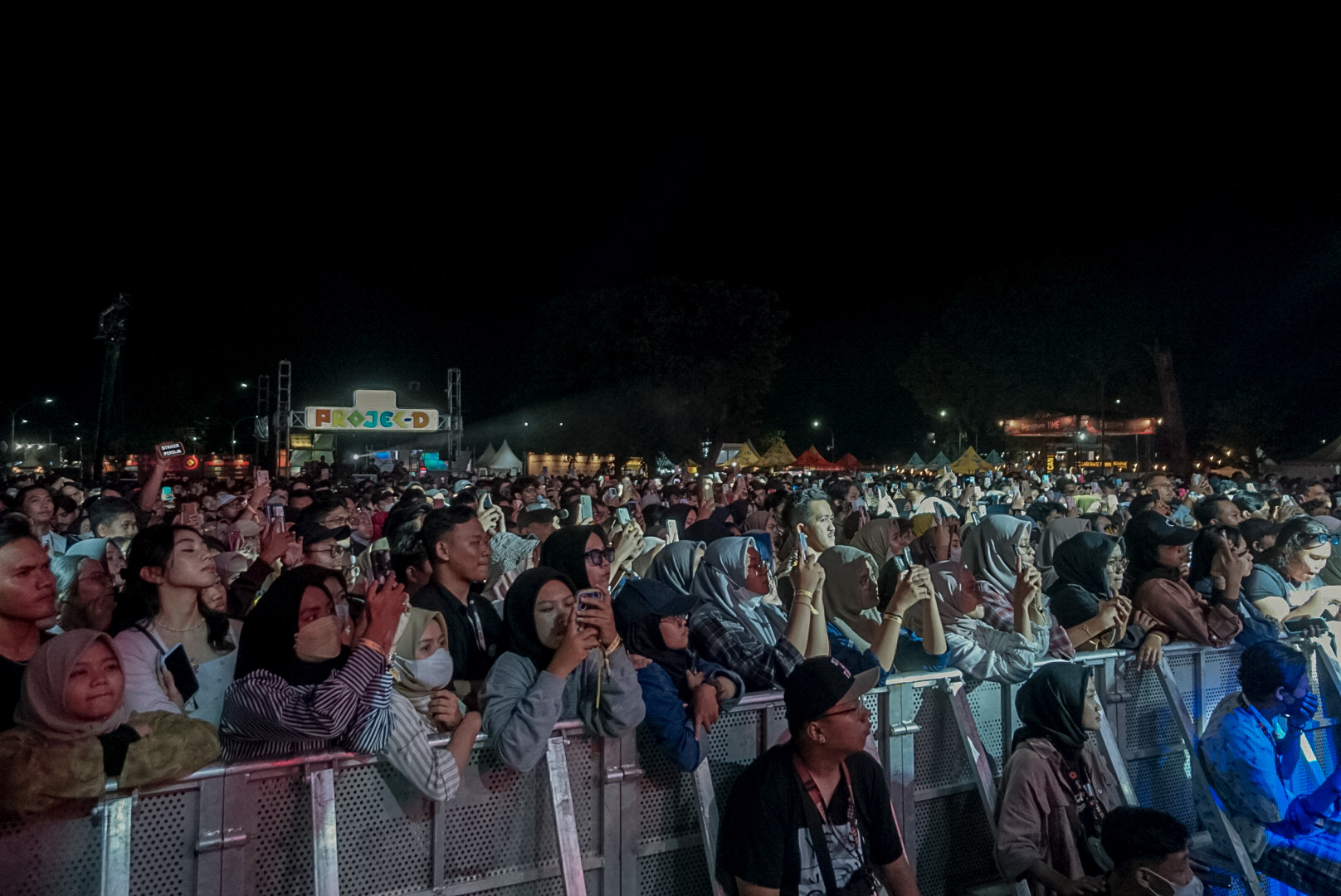 Ribuan Pengunjung dan Puluhan Musisi Lokal Hadir Warnai Meriahnya Festival Musik Projek-D Vol.1 Kota Solo